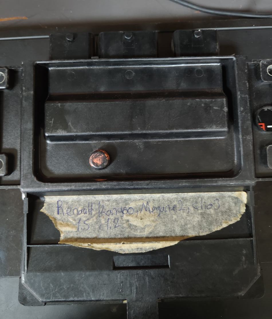 Delphi DCM1.2 Renault Motor Beyni ECU
8200911560 / 8200619409 / R0410B034C (81393A)